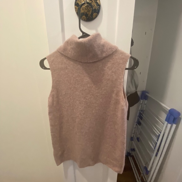 Turtle neck shirt in light pink - Picture 2 of 3